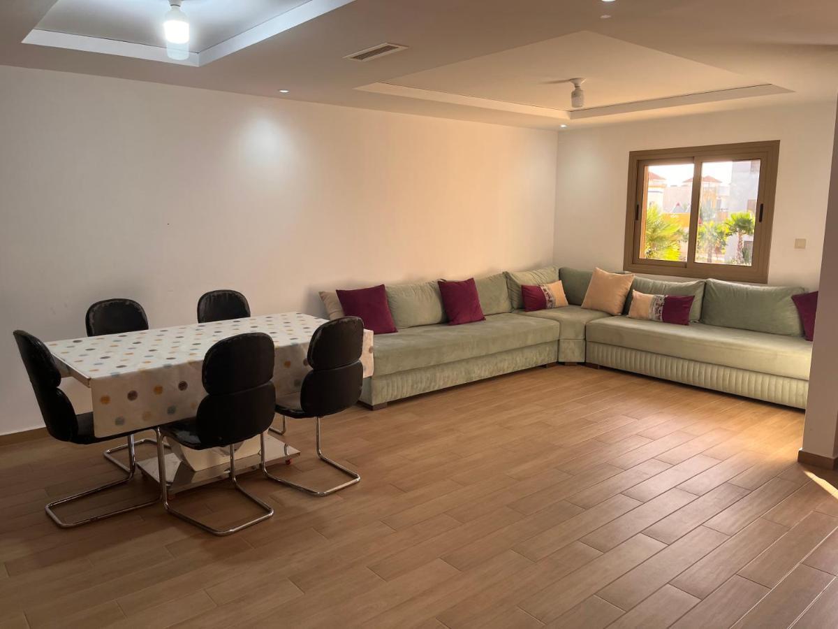 Appartement Luxueux Avec Piscine à La Marina