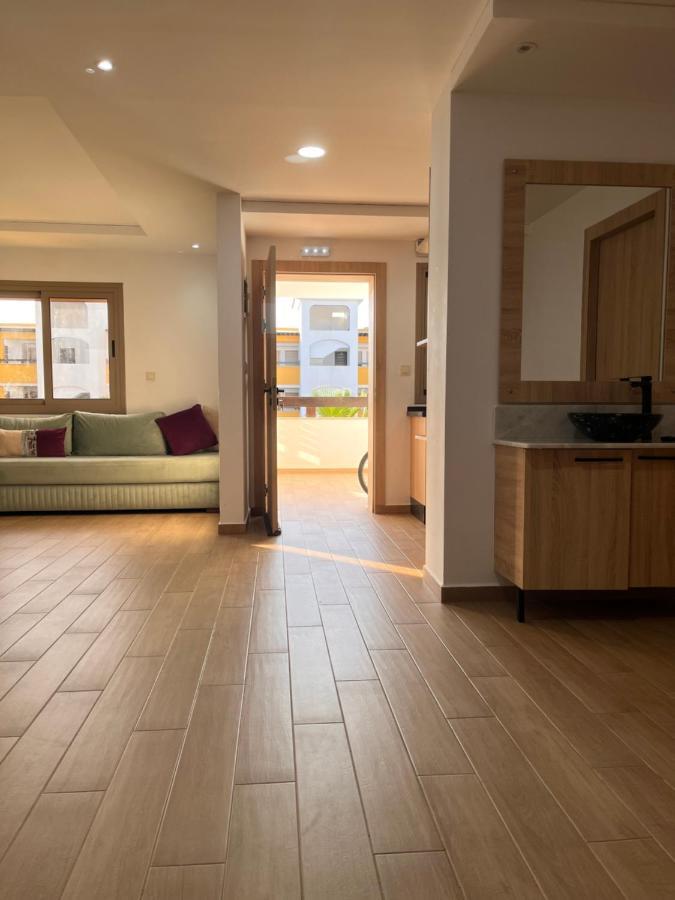 Appartement Luxueux Avec Piscine à La Marina